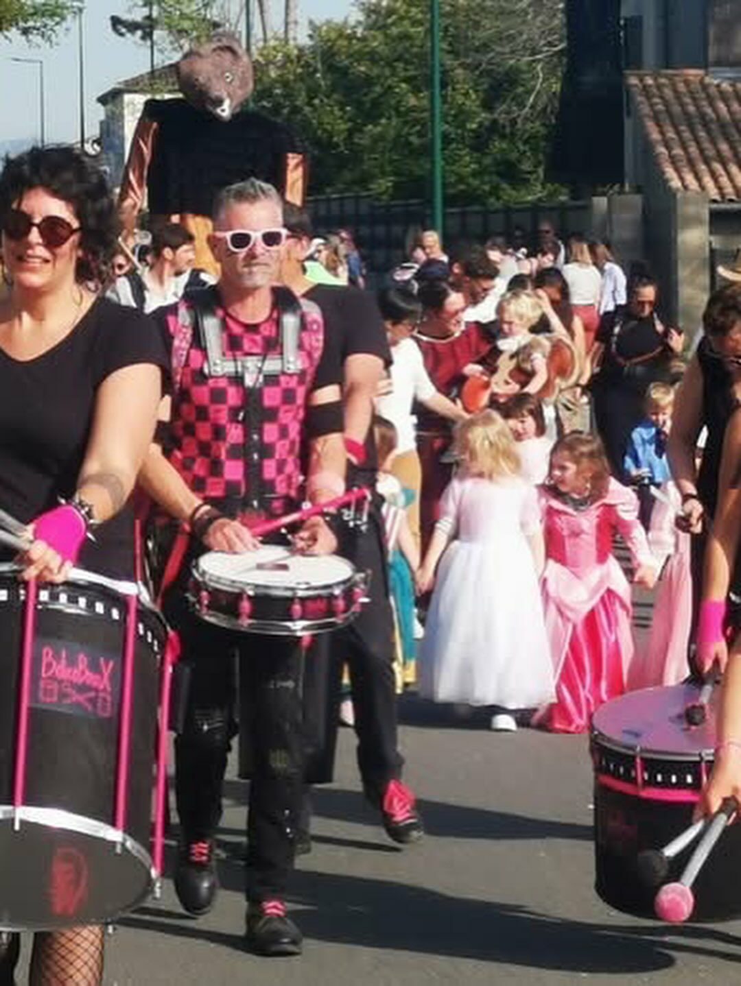 4 prestations en une semaine, 4 explosions d’énergie ! 🥁🔥 BatucaBronX vient de vivre…